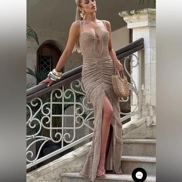 Elegant Beige Evening Gown - Picture 2 of 8